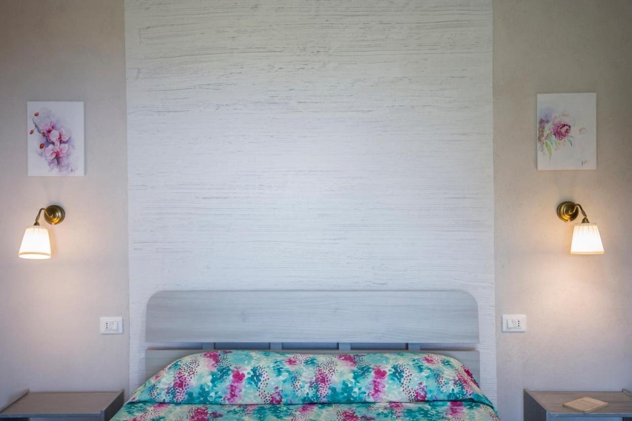 B&B Villa Orchidea ริกาดี ภายนอก รูปภาพ