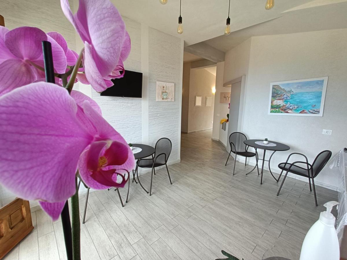 B&B Villa Orchidea ริกาดี ภายนอก รูปภาพ
